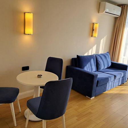 Best House Orbi City Aparthotel Batoemi Buitenkant foto