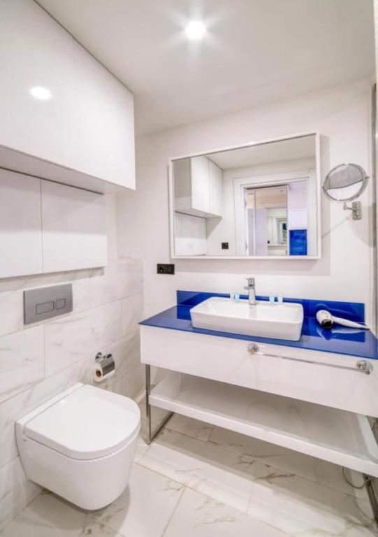 Best House Orbi City Aparthotel Batoemi Buitenkant foto
