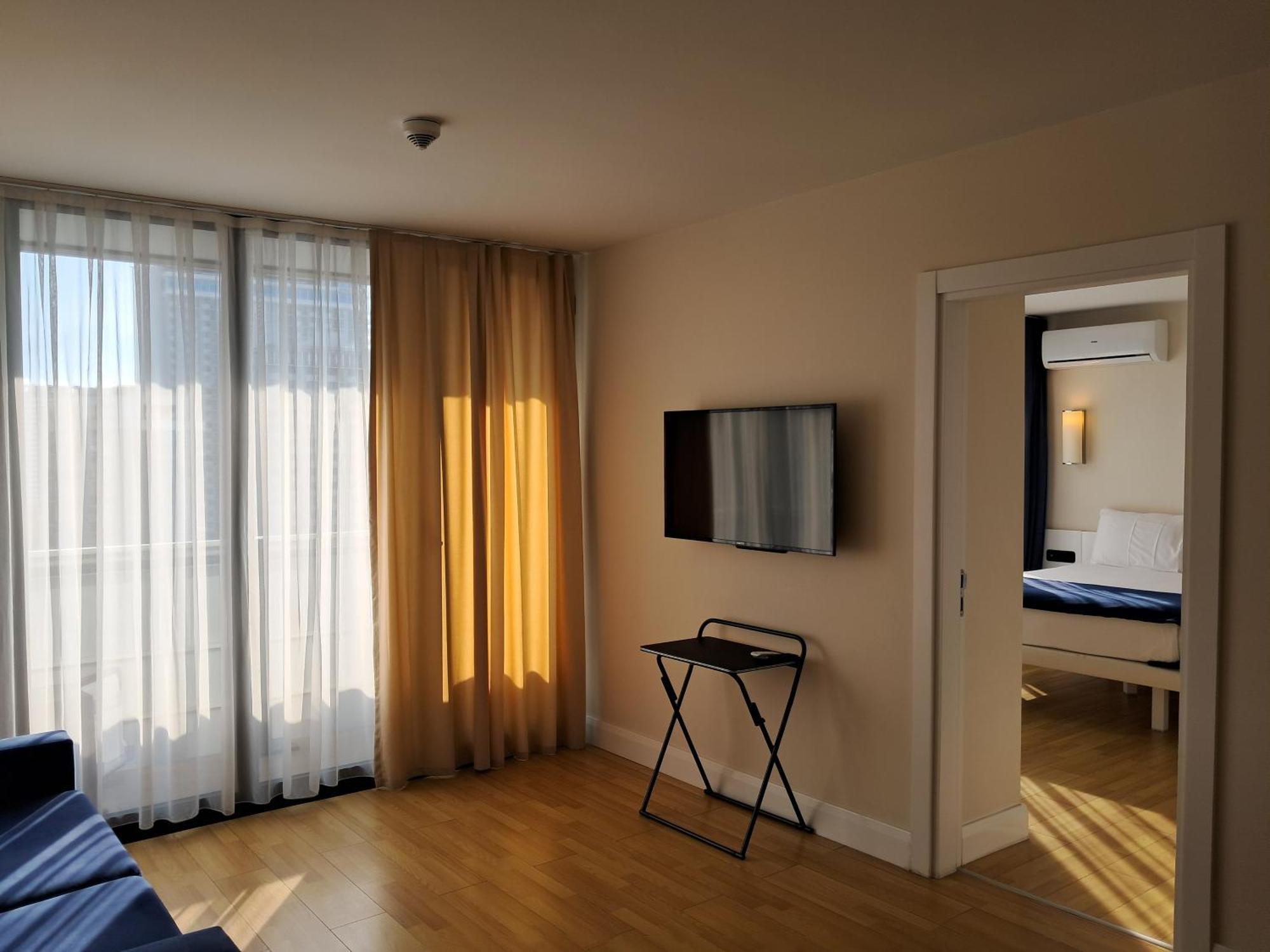 Best House Orbi City Aparthotel Batoemi Buitenkant foto