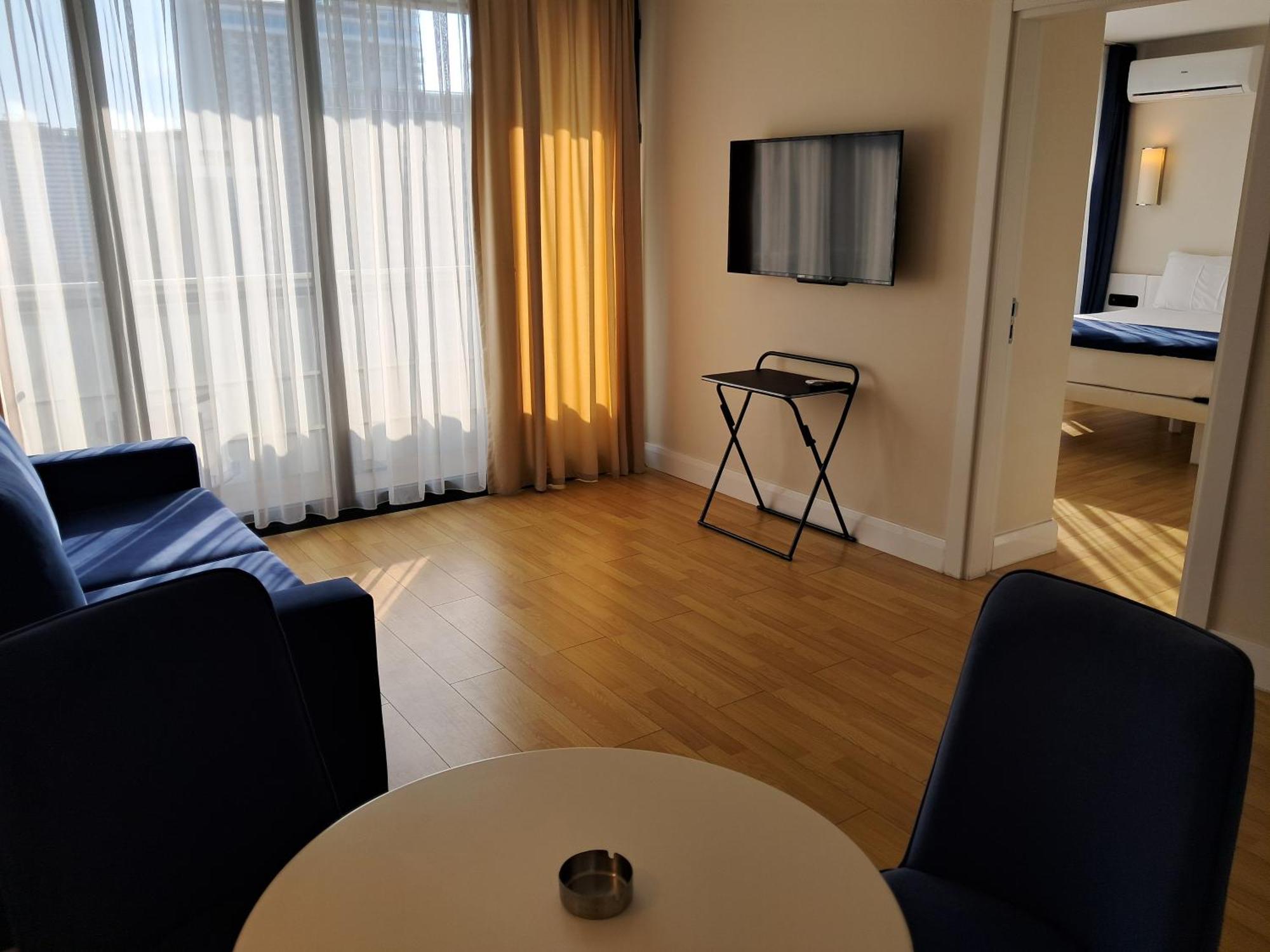 Best House Orbi City Aparthotel Batoemi Buitenkant foto
